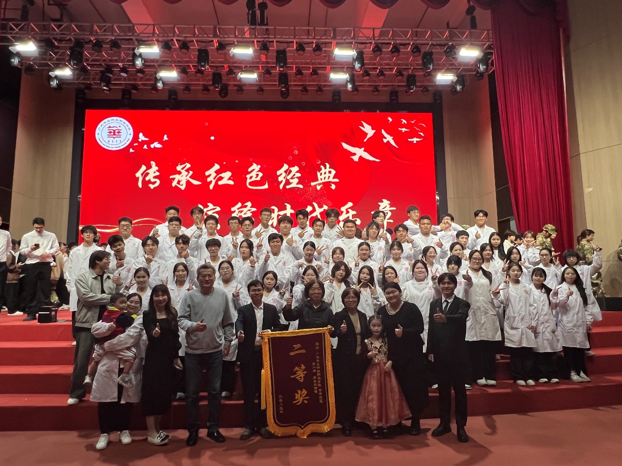 喜報(bào)！中醫(yī)藥學(xué)院合唱團(tuán)斬獲云浮...